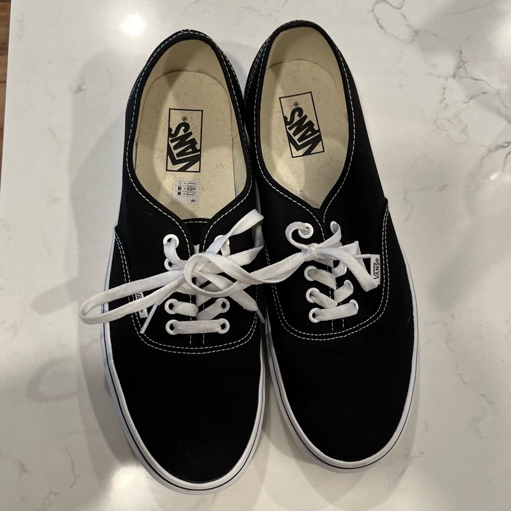 Vans authentic sneaker, black, worn only once